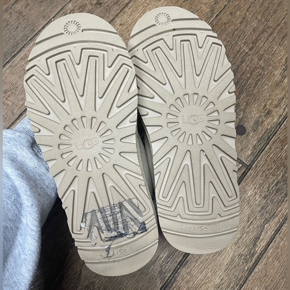 Women’s Mustard Seed Ugg Neumel Chukka Boot - Picture 9 of 9